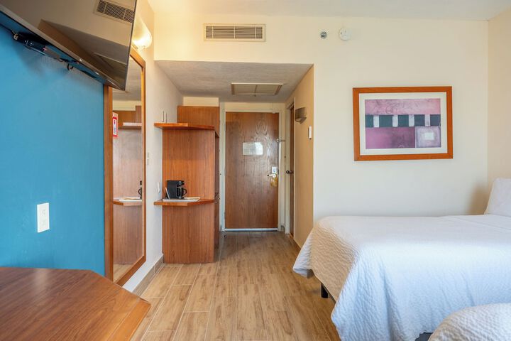 Room 8 of 14