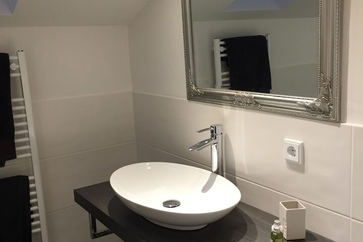 Room 36 of 48
