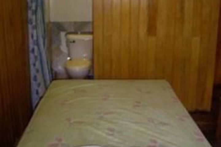 Room 12 of 16