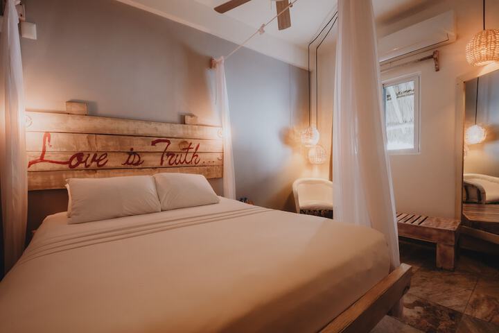 Room 4 of 133
