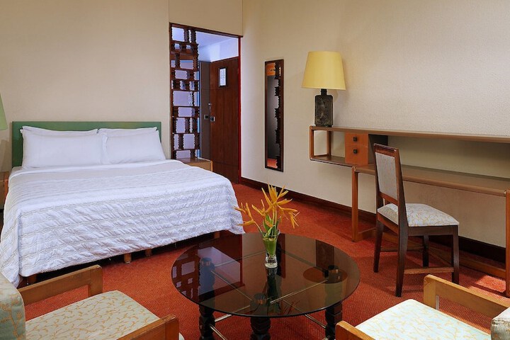 Room 6 of 23