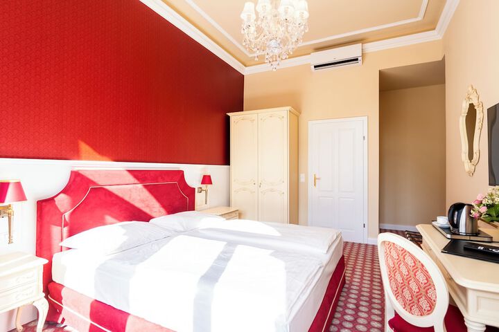 Room 4 of 88