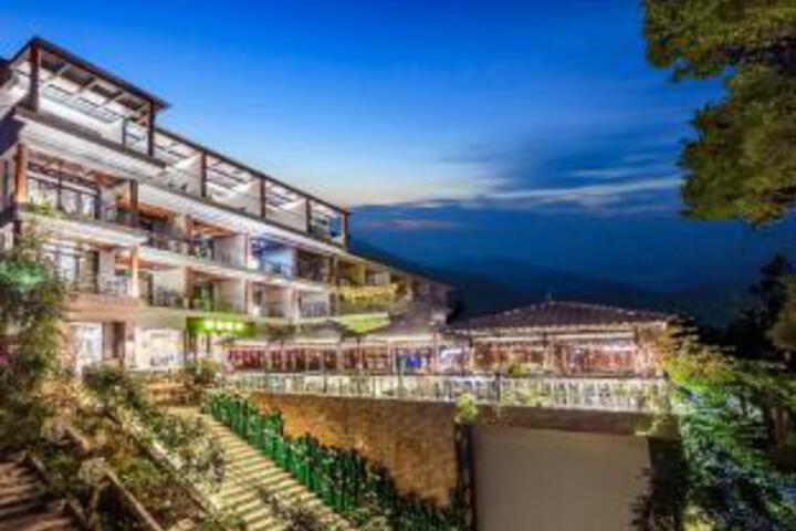 Qingyin Yashe Hotel (Emeishan Scenic Area Branch)