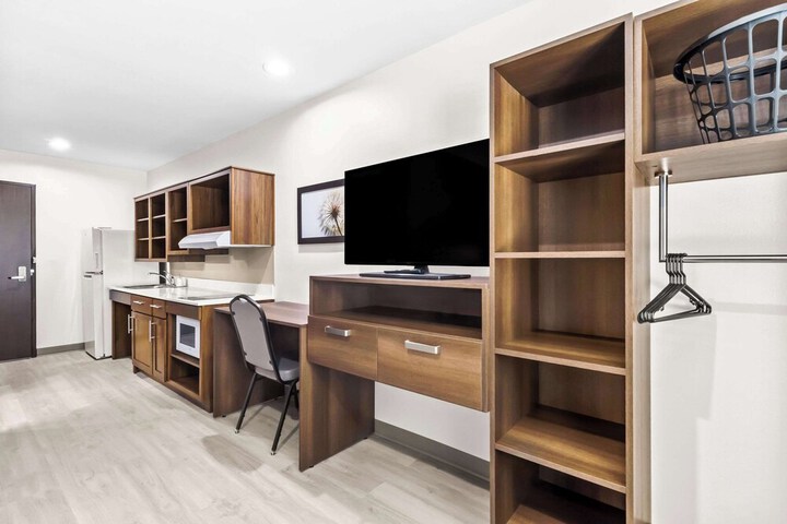 Room 21 of 35