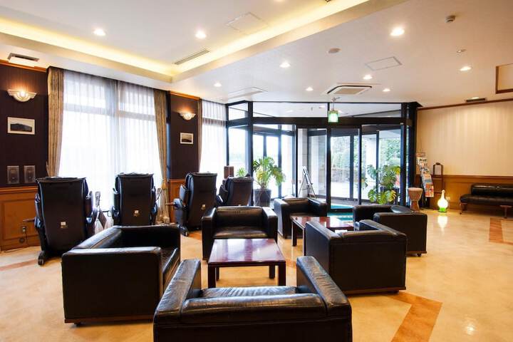 Entrance & Lobby