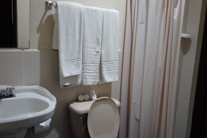 Room 12 of 16