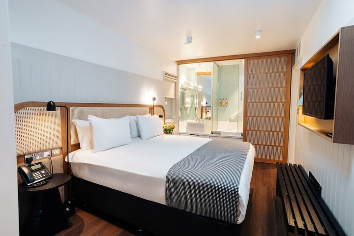 Room 21 of 65