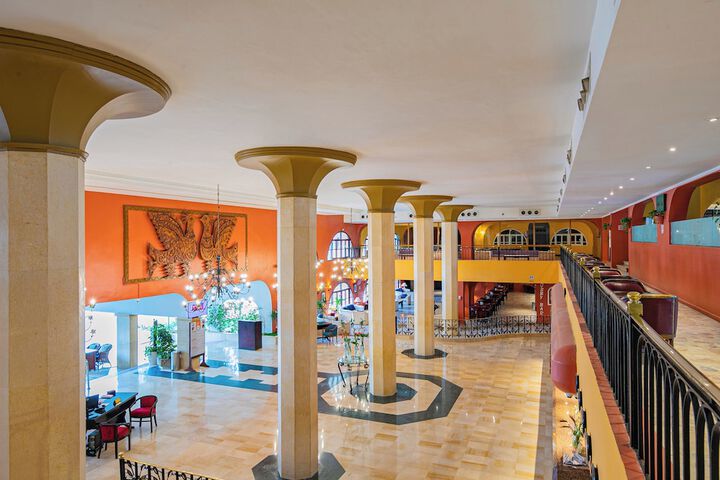 Entrance & Lobby