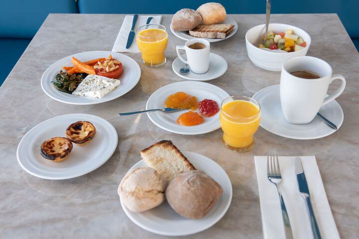 Breakfast/Coffee Service 74 of 100