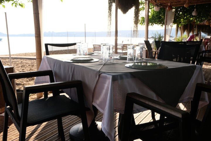 Dining 80 of 102
