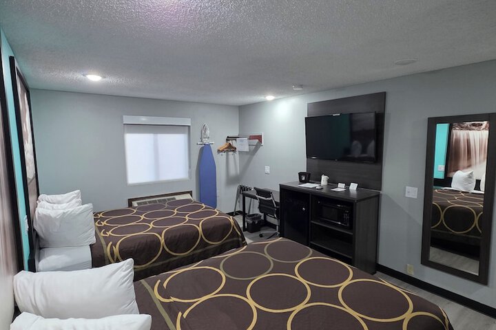 Room 13 of 25