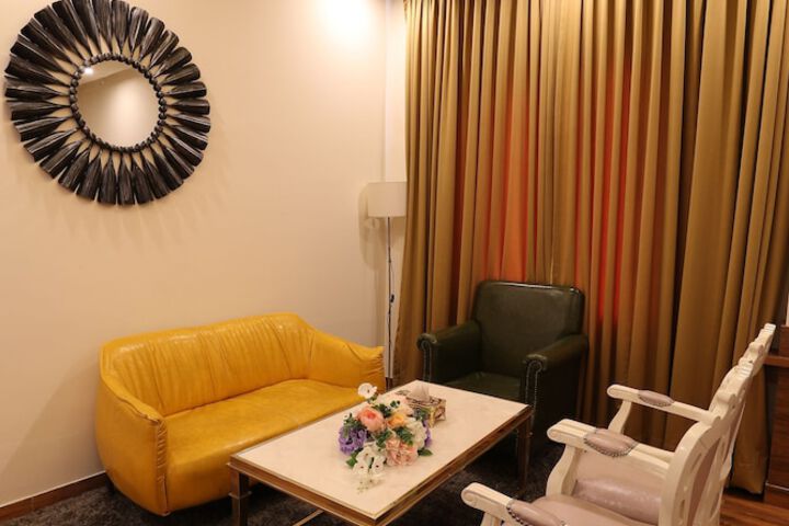 Room 12 of 36