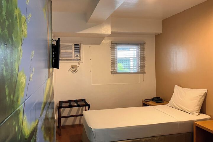 Room 40 of 89