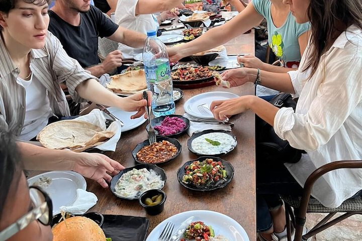 Dining 33 of 46