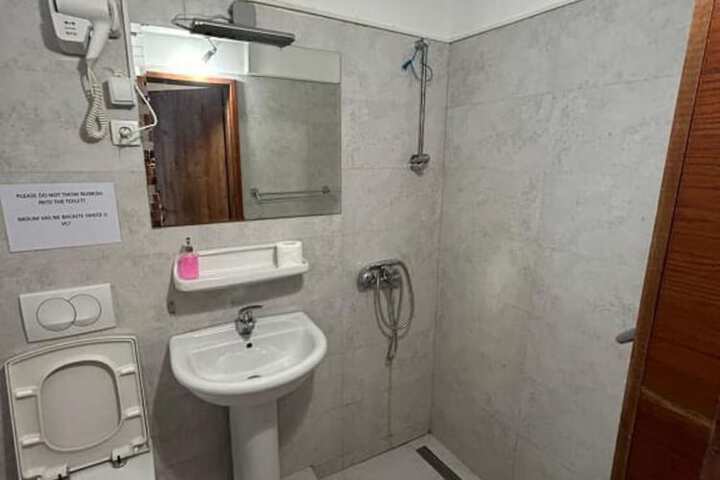 Room 16 of 21