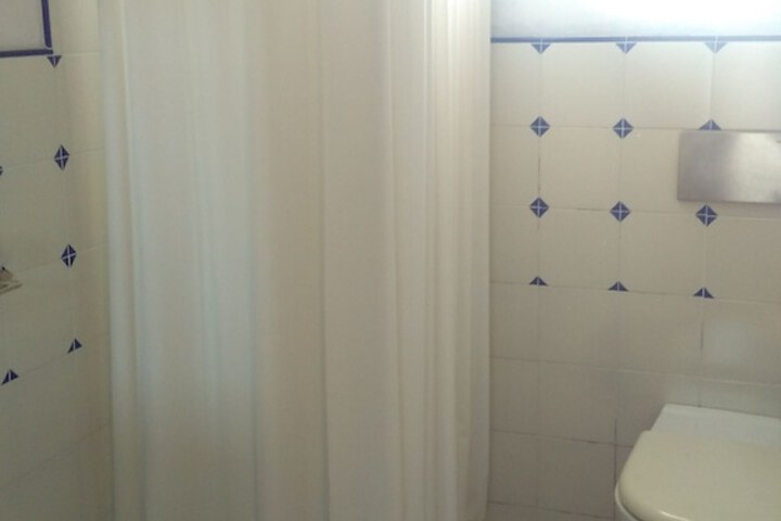 Room 16 of 20