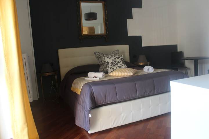 Room 2 of 35