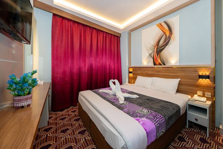 Room 5 of 26