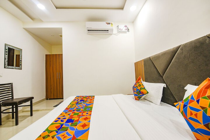 Room 10 of 24