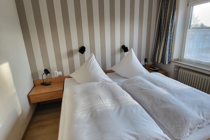 Room 3 of 22