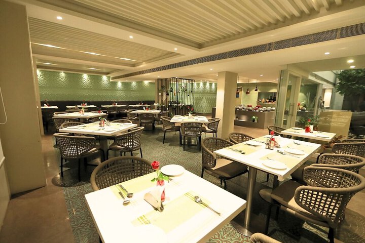 Dining 21 of 28
