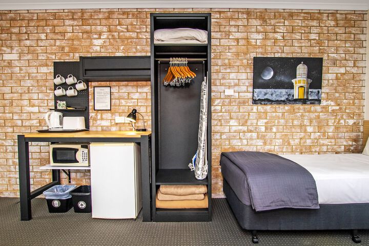 Room 13 of 26