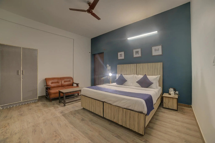 Room 3 of 21
