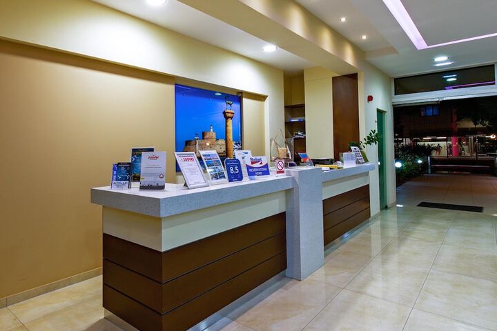 Entrance & Lobby