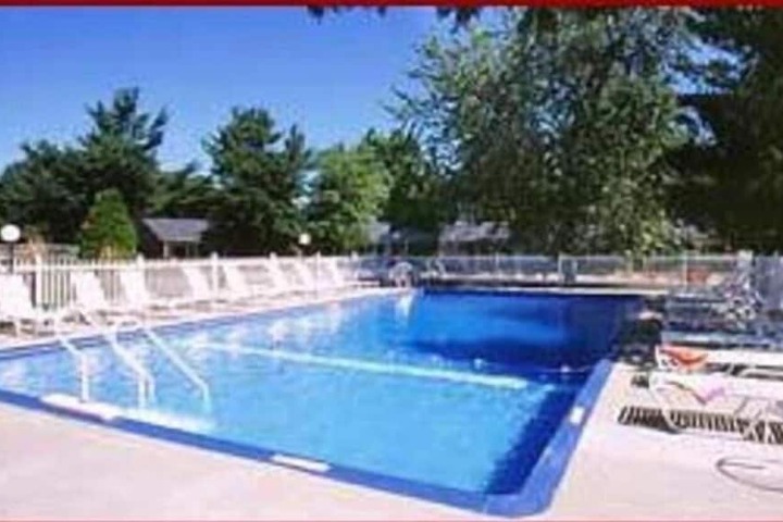 Pool 23 of 60