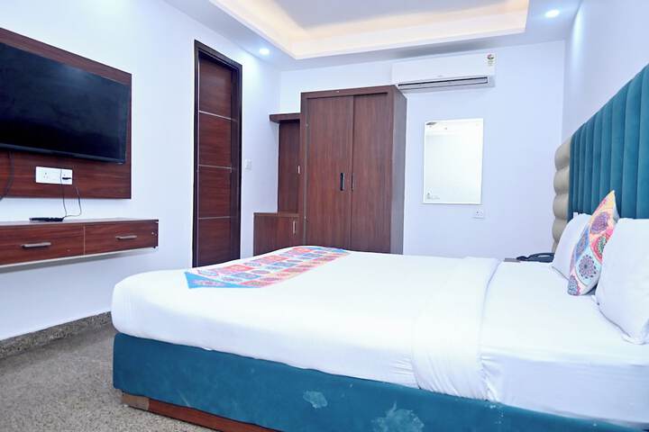 Room 15 of 23