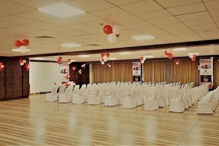 Ballroom/Hall 17 of 25