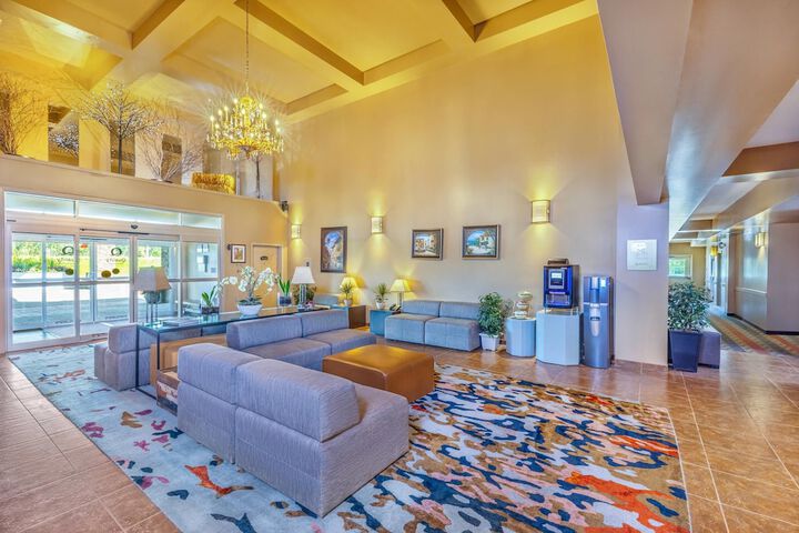 Entrance & Lobby