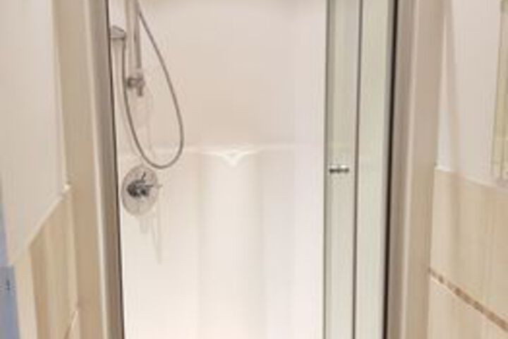 Room 7 of 14