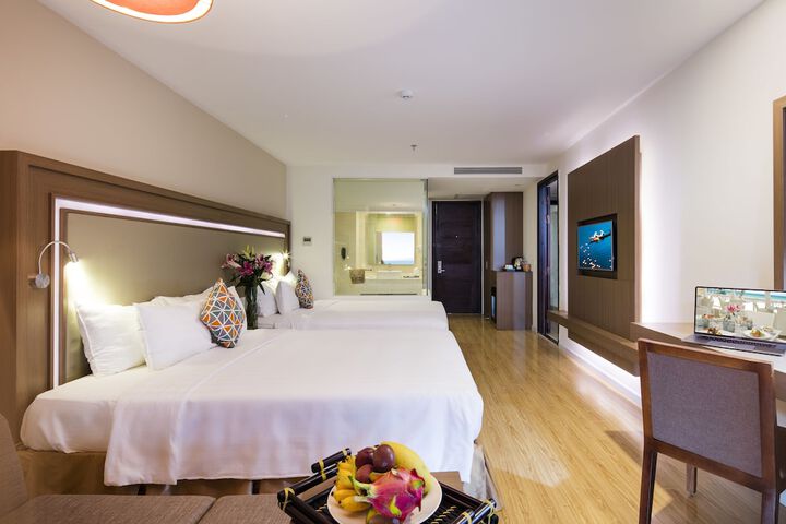 Room 7 of 49