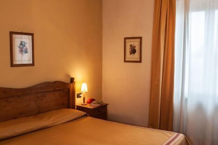 Room 4 of 58