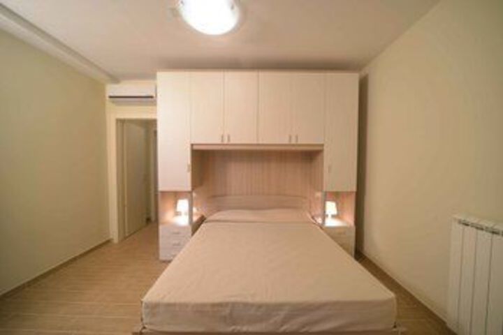 Room 15 of 52