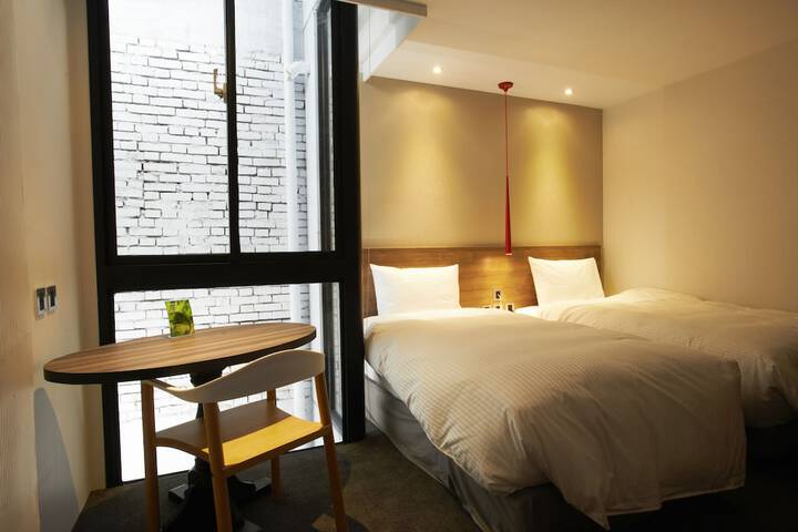 Room 5 of 35