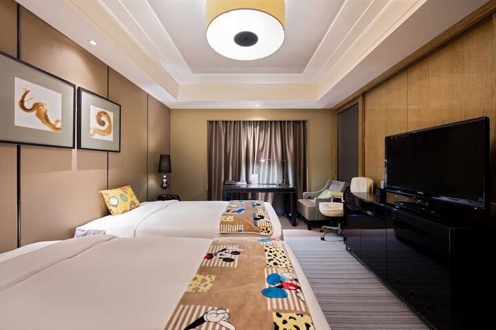 Room 11 of 49
