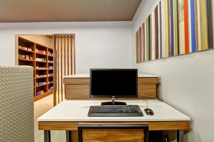 Business Center 42 of 53