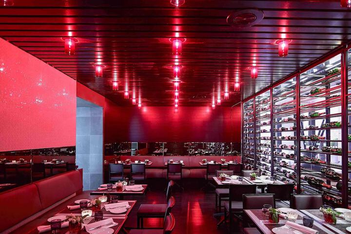 Dining 157 of 215