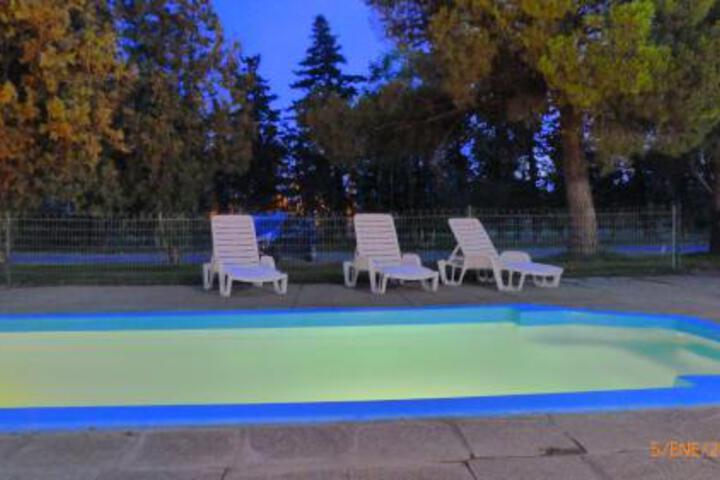 Pool 13 of 15