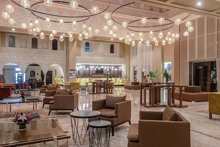 Entrance & Lobby