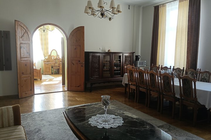 Room 14 of 77