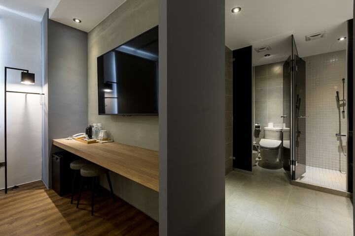 Room 16 of 101