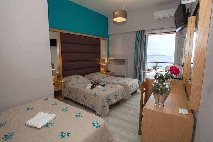 Room 4 of 40