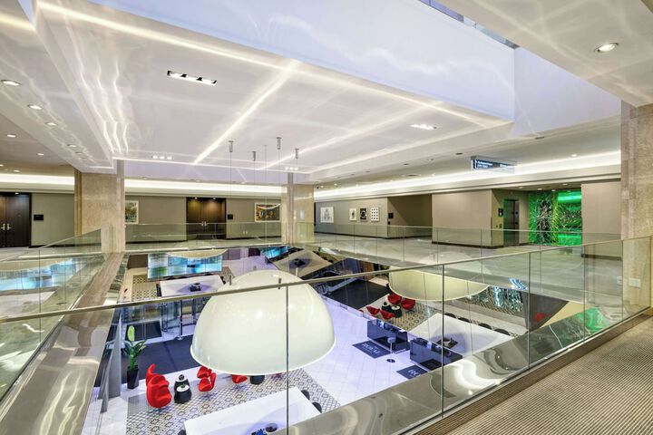 Meeting facility
