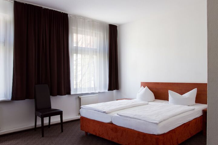 Room 4 of 29