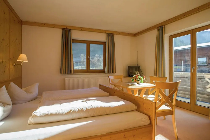 Refreshing Holiday Home With Balcony Ski Storage, Garden