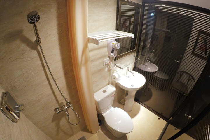 Room 126 of 142