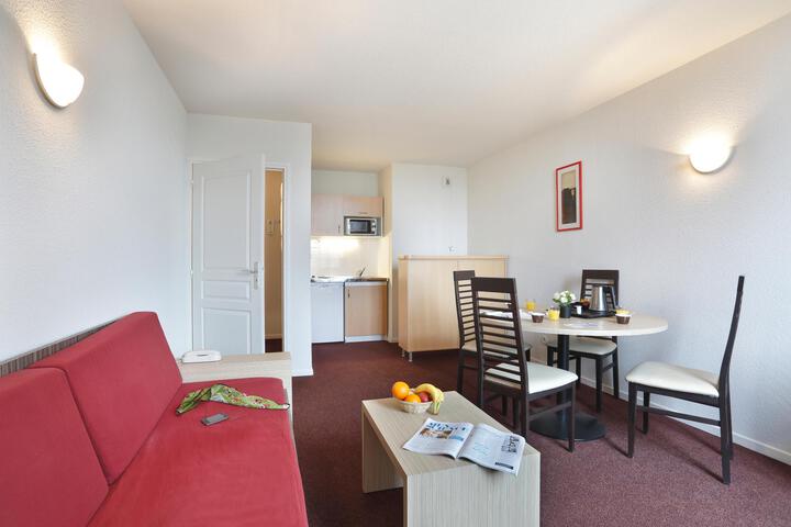 Room 5 of 18